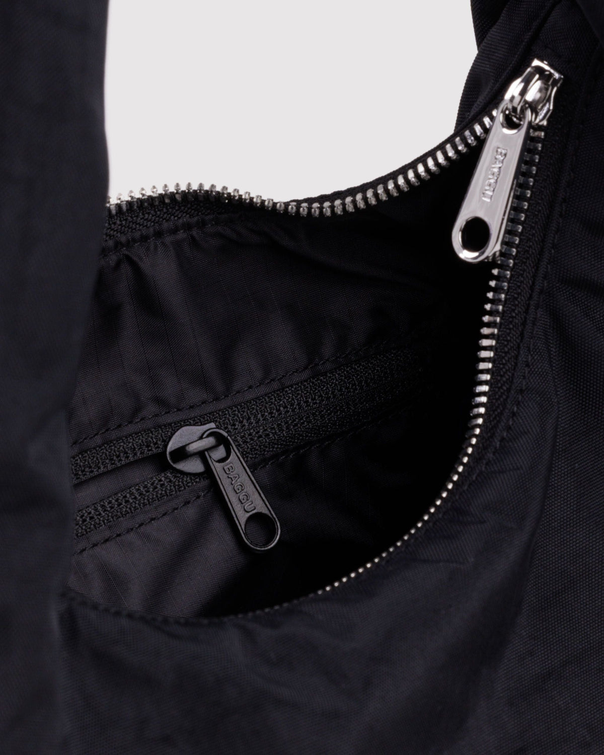 Small Nylon Meringue Bag - Black