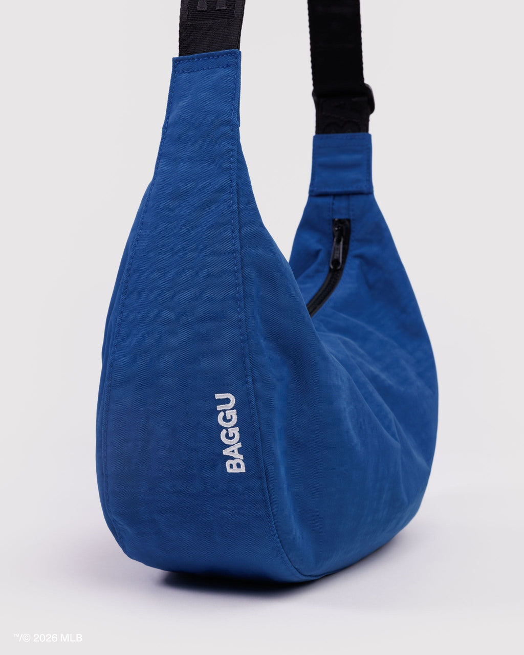 Medium Nylon Crescent Bag - Chicago Cubs™